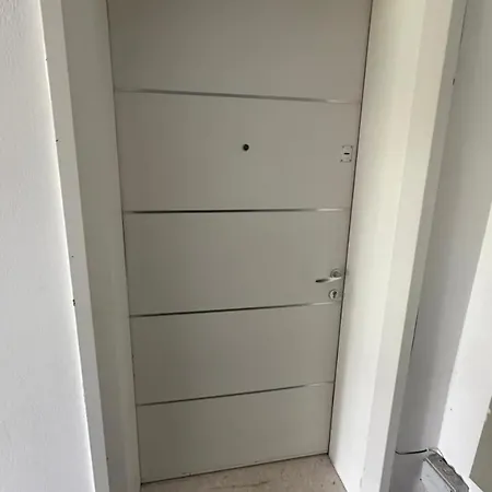 Апартаменты Doris Лежа